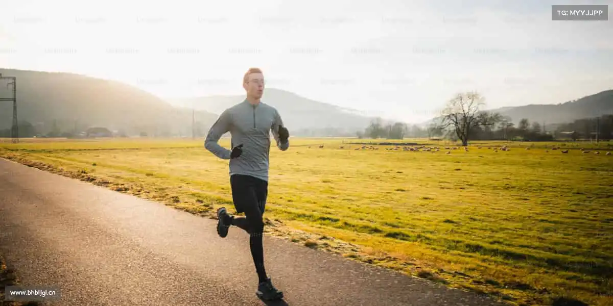 1024独家内容🎬 用光影编织时代故事,以镜头定格人间温情 ——XX 影视,让每帧都有力量